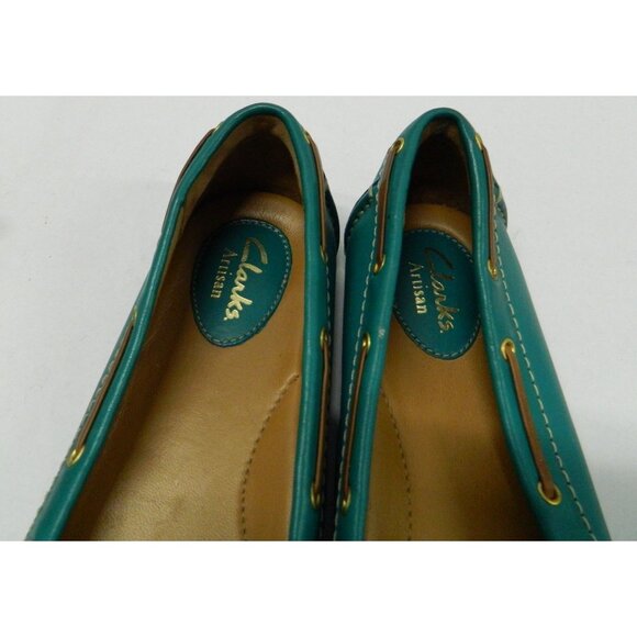 Clarks Turquoise Leather Loafers 7M Slip-On Driving Moccasins Tan Bow Rubber Sol - Picture 8 of 9